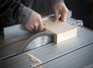 Czy można ciąć mokre drzewo piła elektryczną? Czy można ciąć mokre drzewo piła elektryczną?